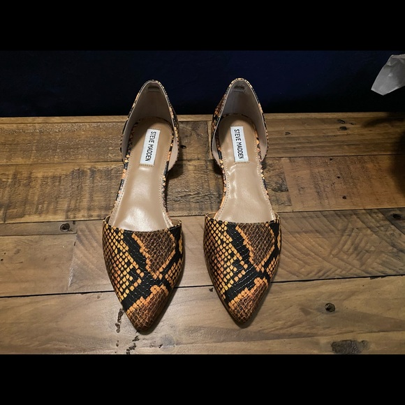 Steve Madden flats - Picture 2 of 5
